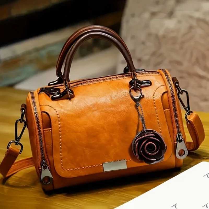 Fashion New Womens Bag Flower Decoration Womens Handbag Single Shoulder Crossbody Bag Z250809