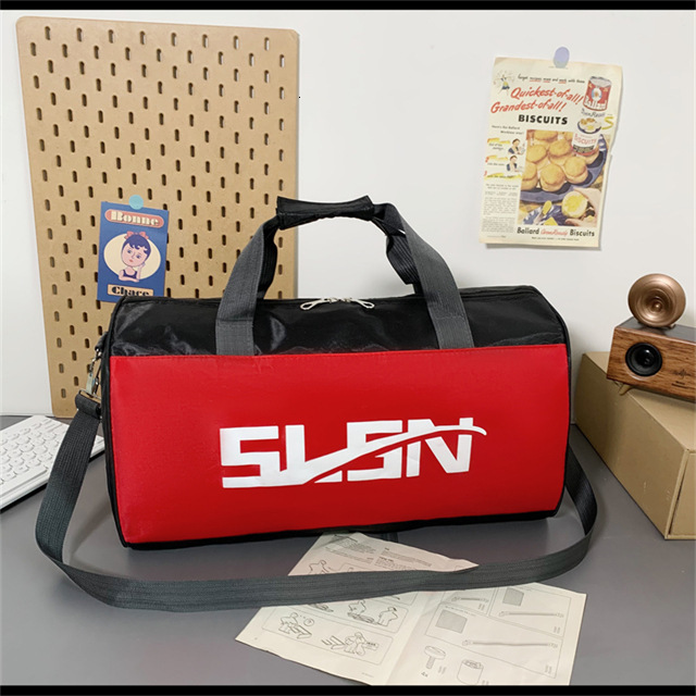 Large Capacity Simple Casual Travel Luxury Bag Bag For Men And Women Shoulder Handbag Designer Bag For Travel Fitness And Yoga