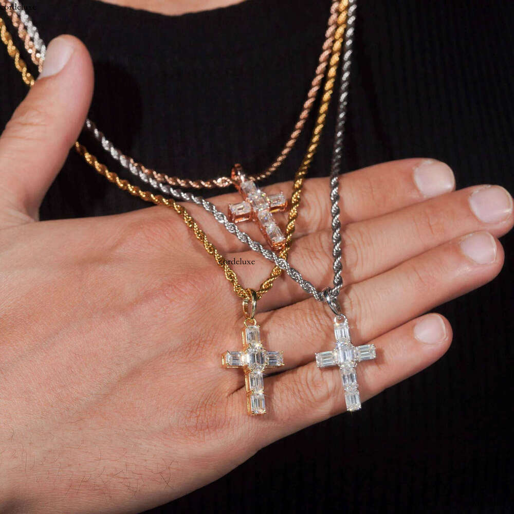 New cross hip-hop pendant sier inlaid moissanite personalized fashion style mens and womens necklace accessories