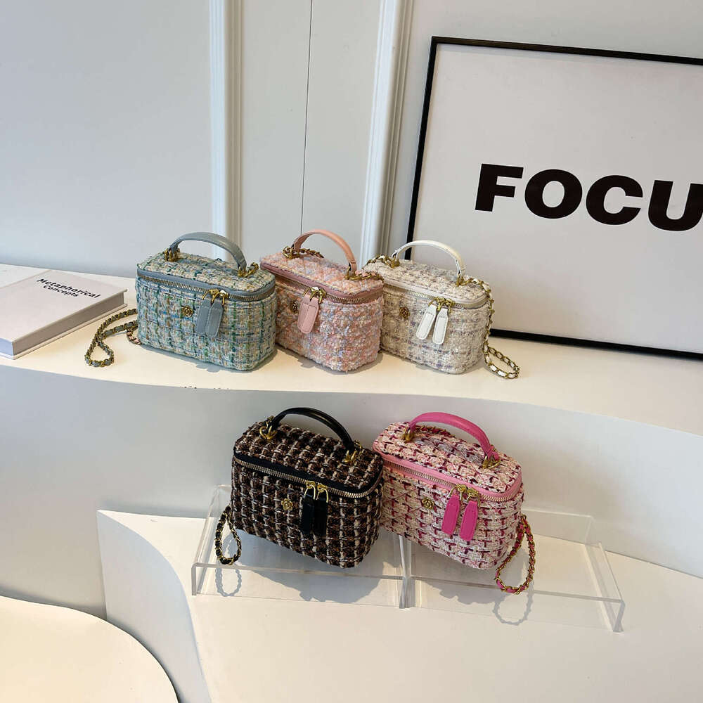 Small fragrant woolen chain trendy and niche hand-held small square bags, light dyed box crossbody bags
