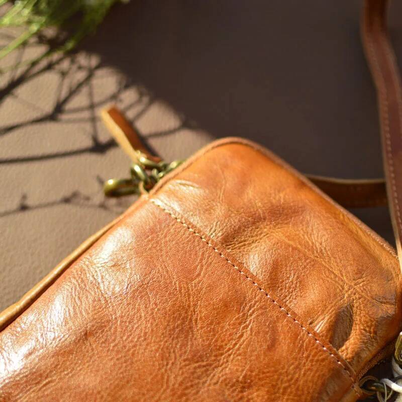 AETOO New vintage vegetable tanned leather shoulder cowhide casual backpack crossbody men's mini bag Leather mobile phon