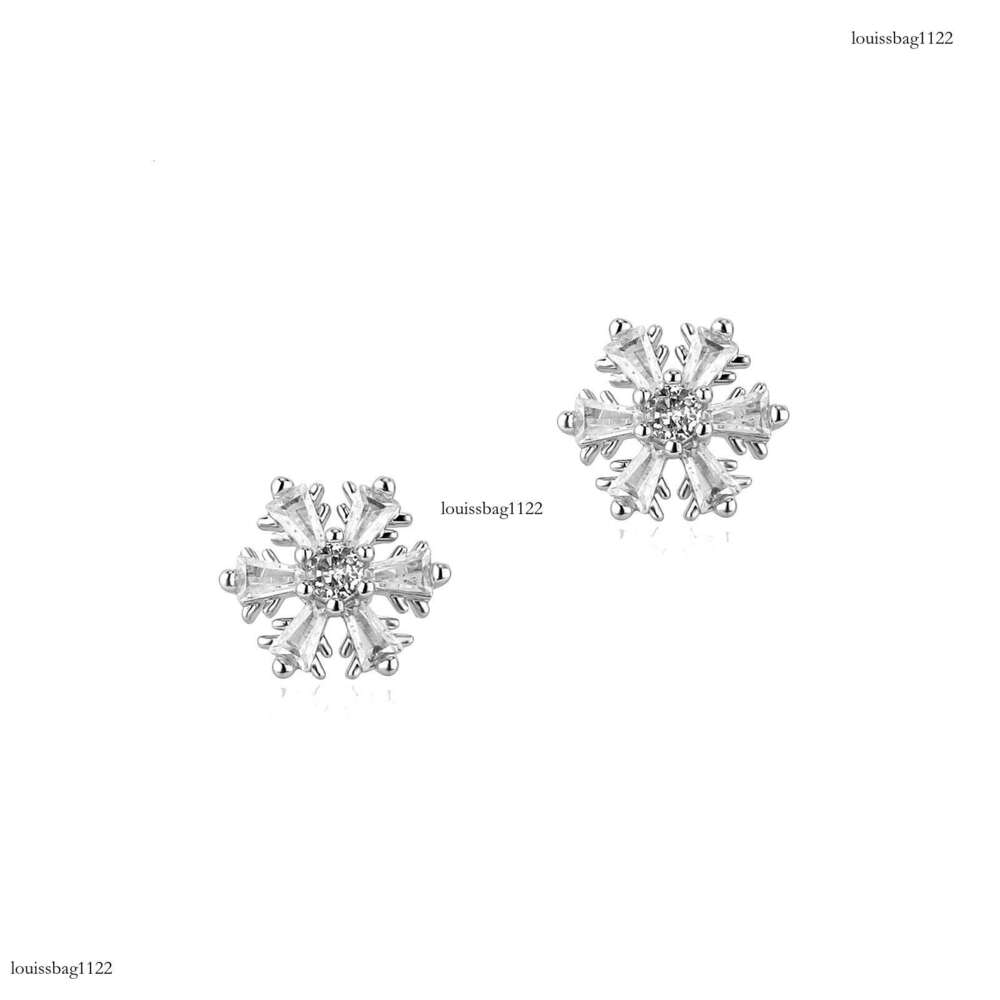 Autumn Winter Romantic Light Snowflake High-end Design Fashion Sier Needle Earrings Unisex Versatile