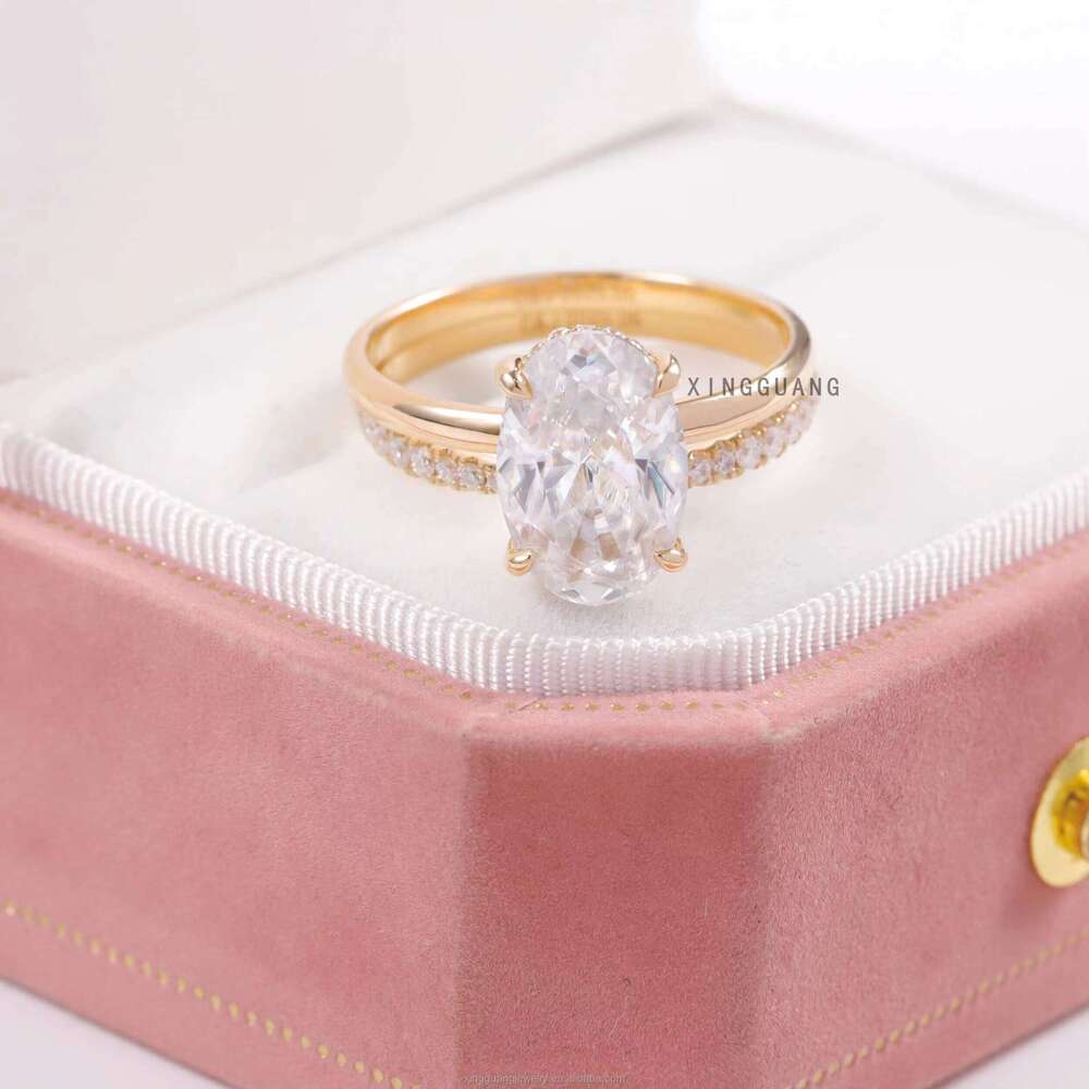 Custom Solid Gold Women Wedding Jewelry 2CT Oval VVS Dia Moissanite Engagement Ring Set