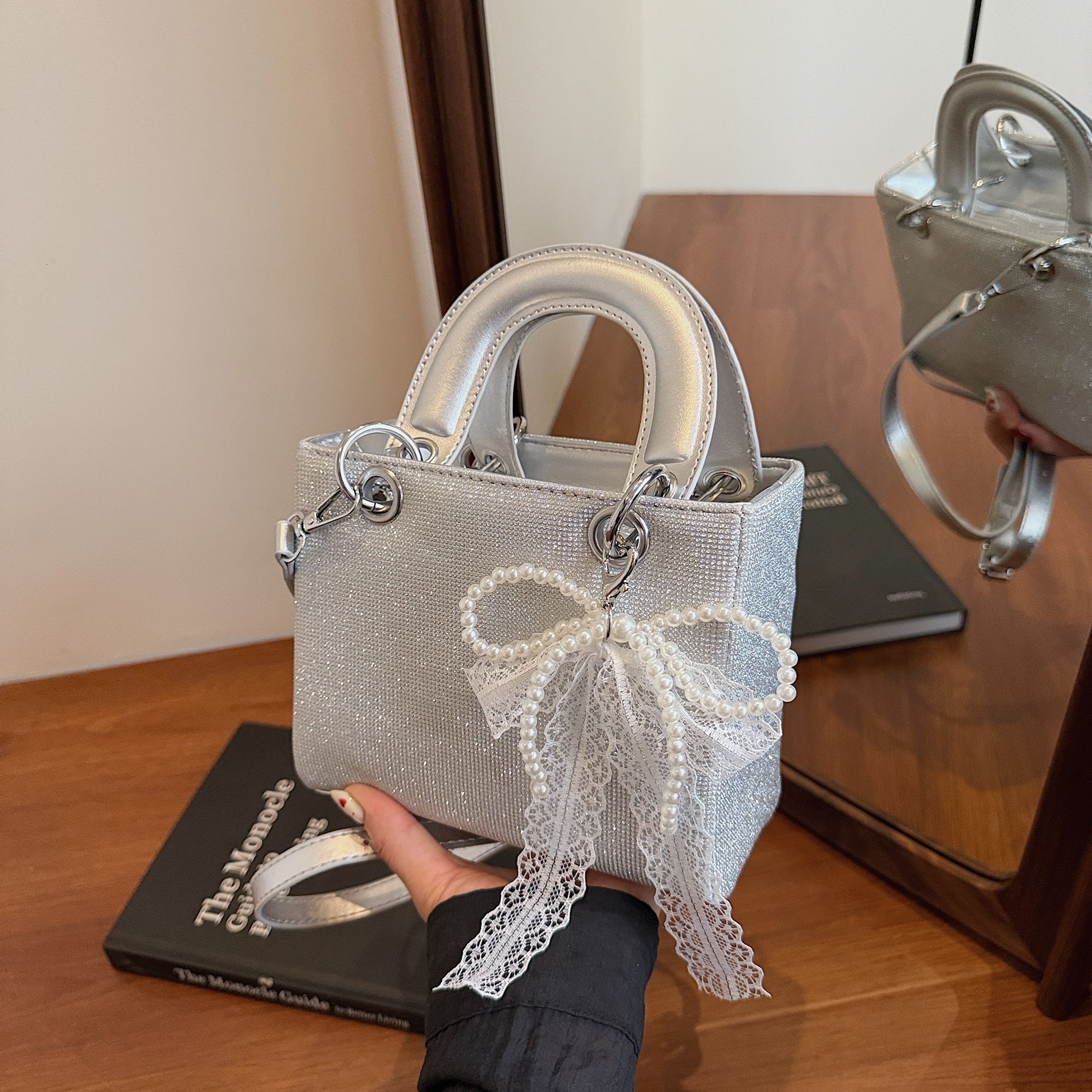 Designer's High-end Rhinestone Princess Diana Bag Cross-border New Exquisite Handbag, Light Luxury Quilted Fashionable Single Shoulder Crossbody 