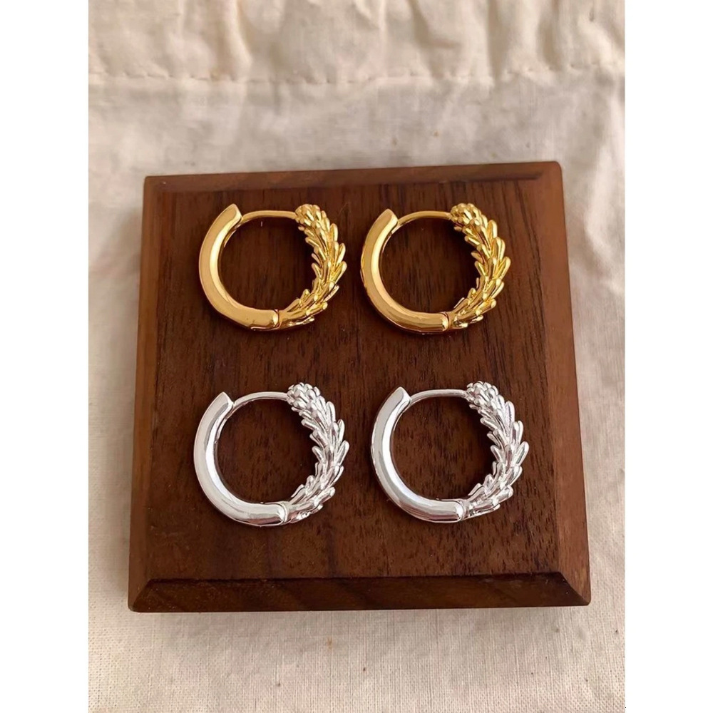Free Shipping Designer Luxury Jewelry European And American Gold Wheat Ear Leaf Earrings Copper Plated Simple High-end Sense Commuting Women's Ac