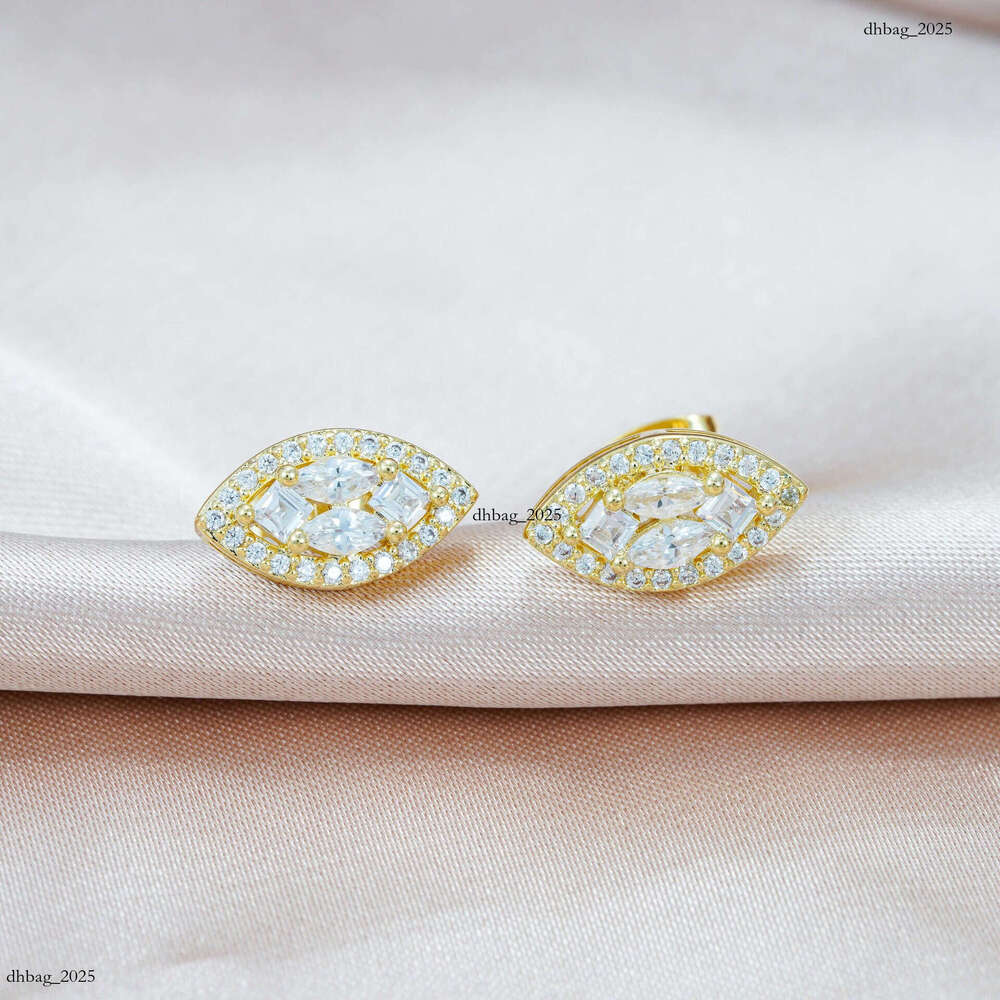 ICED OUT New Creative Oval Sier Moissanite Full Inlay Trendy Must-Have Earrings