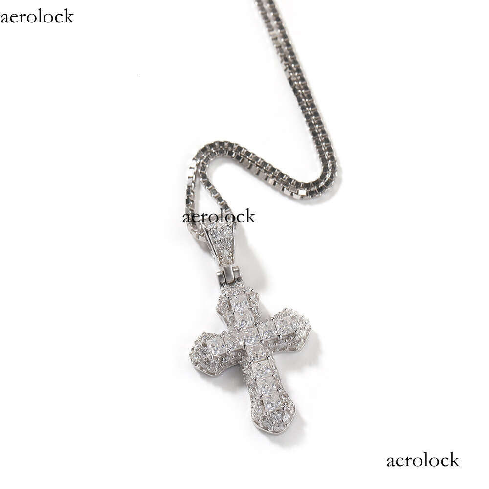 Gold-Plated Fashion Mini Cross Personality Versatile Short Clavicle Chain for Women with Inlaid Dias Trendy Jewelry