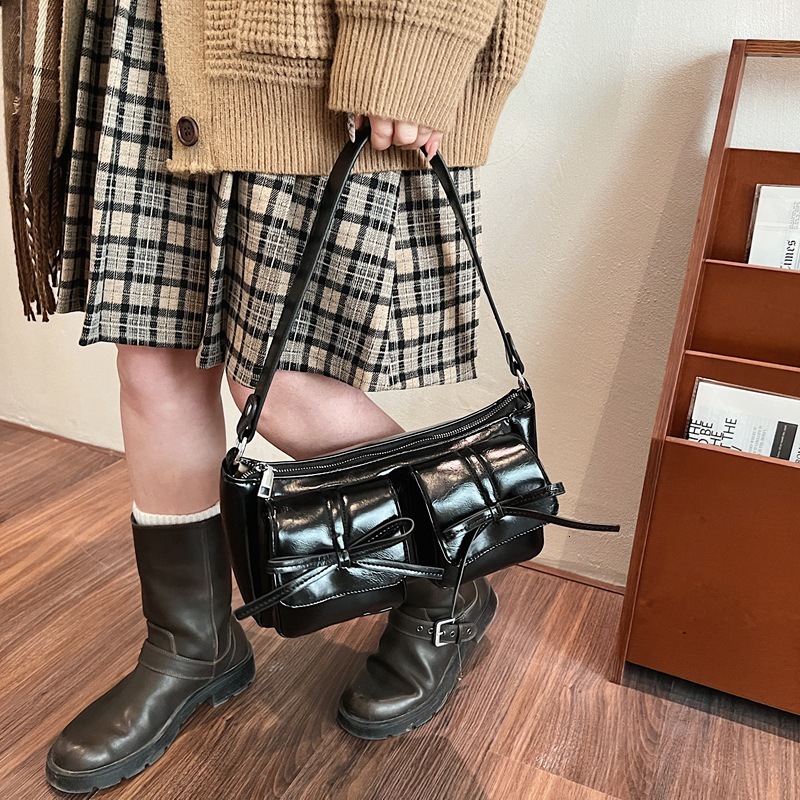 New Casual Personality Designer Bag Simple Multi-pocket Retro High-end Niche Single Shoulder Women's Bag Cross-border Wholesale Small Luxury Bag 