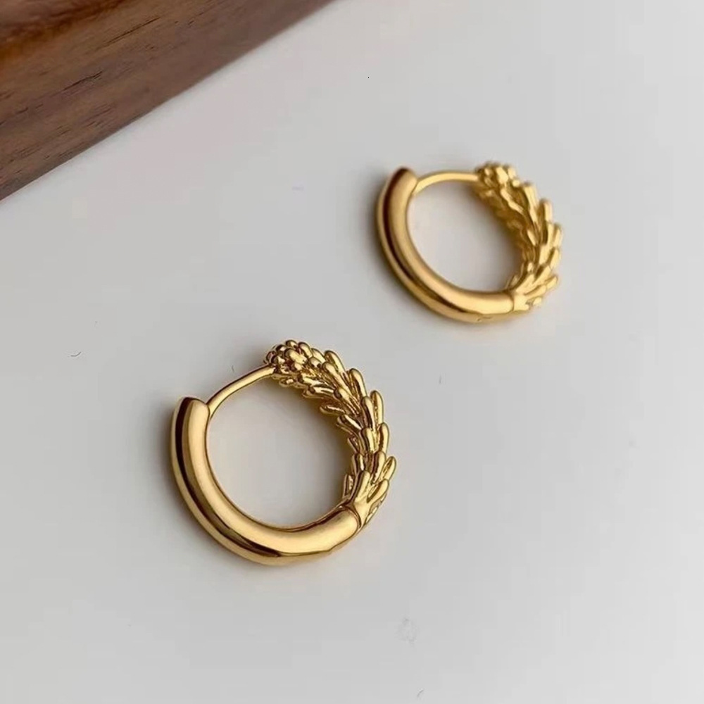 Free Shipping Designer Luxury Jewelry European And American Gold Wheat Ear Leaf Earrings Copper Plated Simple High-end Sense Commuting Women's Ac