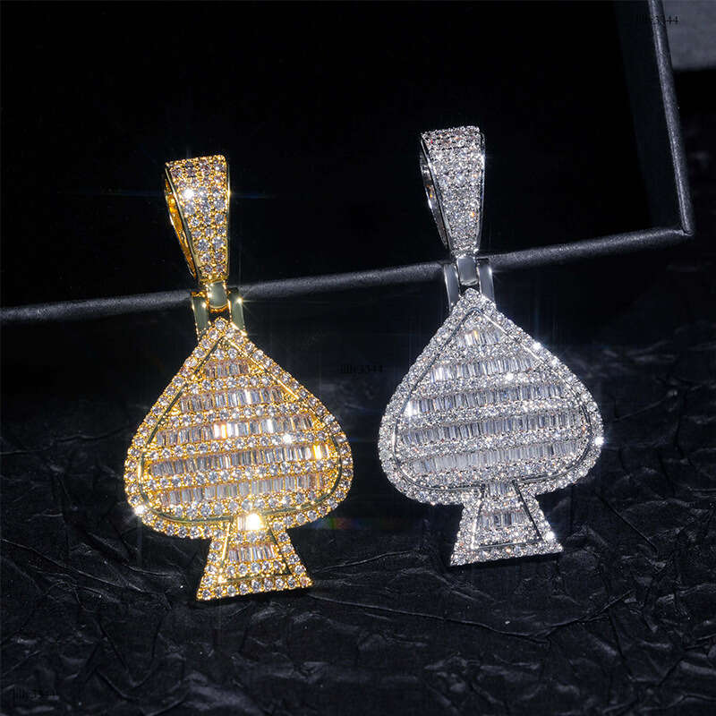 Personalized Heart-Shaped Sier Inlaid Moissanite Pendant Necklace Jewelry Can Be Worn with 5m Tennis Chain