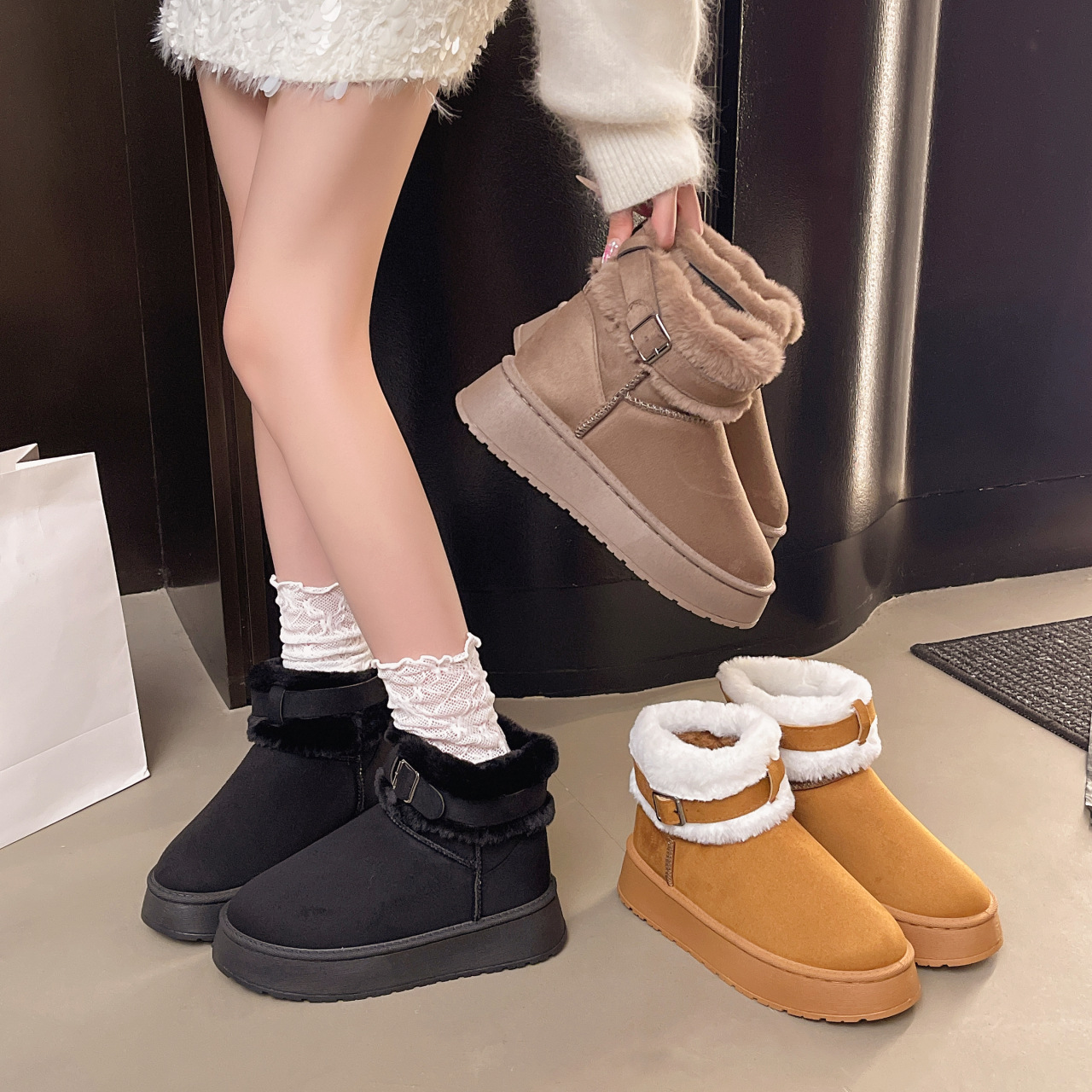 new Free delivery designer woman boots Cotton boots with added fur thickened warm boots outdoor cotton shoes