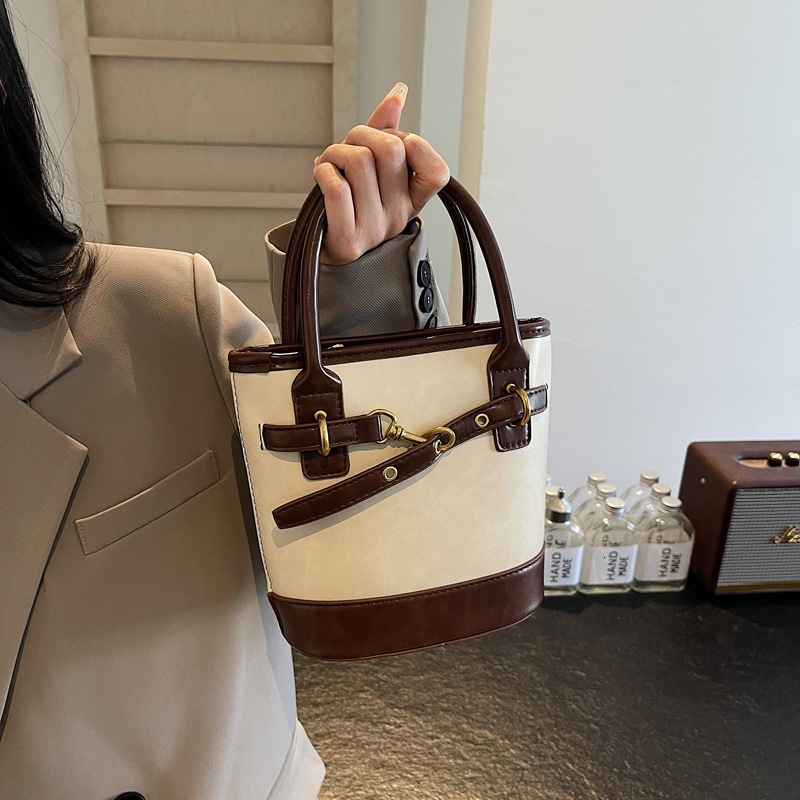 Niche Bags For Women 2025 New Autumn Winter Vintage Versatile Luxury Bag Handbag Crossbody Bag High-end Feel Designer Bag Cross-border Wholesale Bucke
