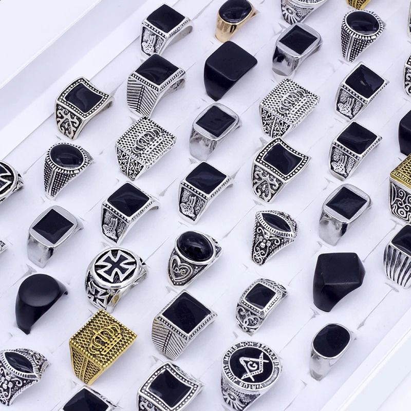 20 Pcs/Lot Geometric Square Classic Metal Men Rings Fashion Jewelry Wholesale Party Gifts Size 17mm-22mm 250807