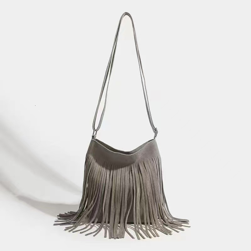 Tassel 2025 New Suede Saddle Fashionable Hot Girl Shoulder Versatile Commuter Crossbody Bag for Women ddmymoon