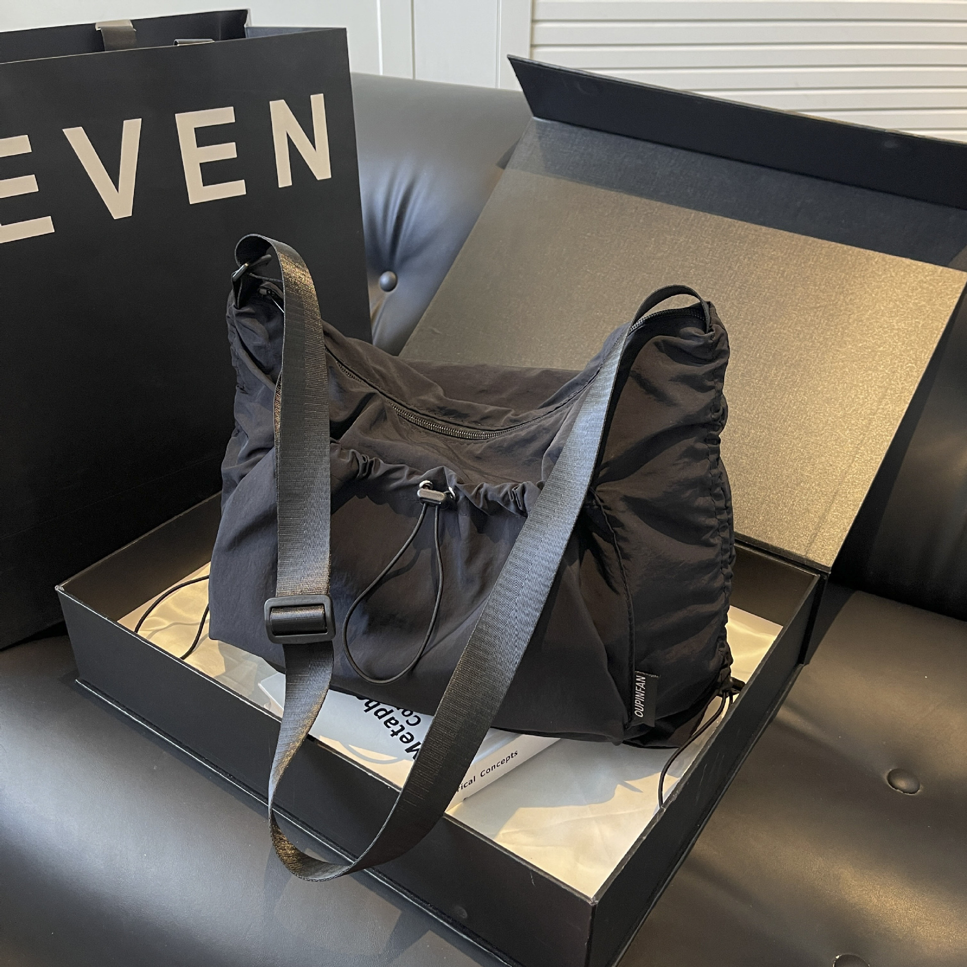 2025 New Women's Fashion Trendy Pleated Bag Large Capacity Crossbody Luxury Bag Bag Canvas Designer Bag Cross-border Trendy Casual Shoulder Bag