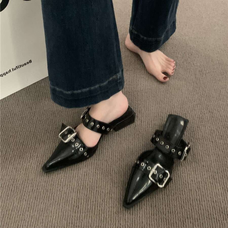 2025 New Women's Summer Outdoor Thick Low Designer Shoes Heel Belt Buckle Half Closed British Style Pointed Toe Slippers