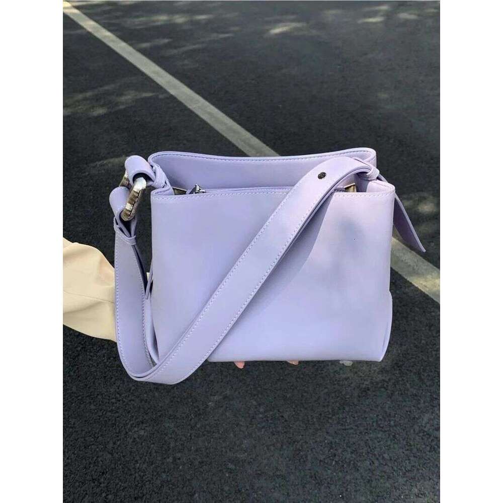Summer New High-Capacity For Women With A Sense Of , Niche Commuting Women's Bag, White One Shoulder Crossbody