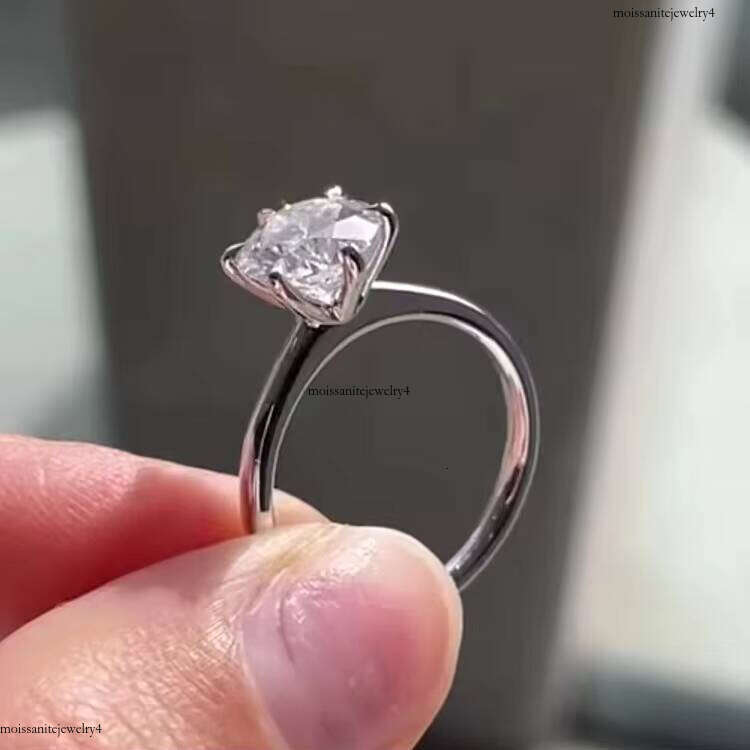 Hot Selling Six Claws Engagement D-VVS Moissanite 1ct White Gold Plated Sterling Sier Ring