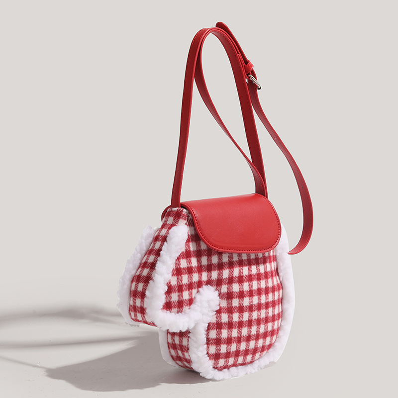 2025 New Red and White Checkered Fashion Handbag Niche Commuter Shoulder Crossbody Bag ddmymoon