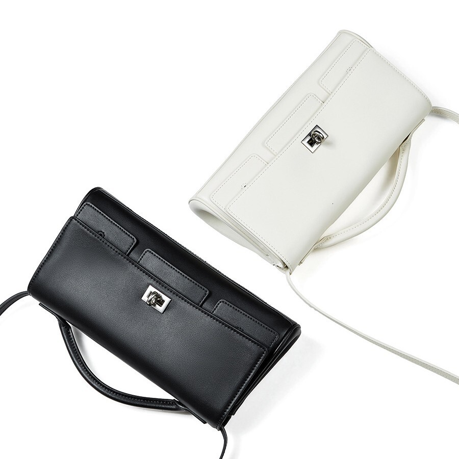 Korean Style Niche Solid Color Single Shoulder For Women New Fashionable Chic Crossbody Bag With Simple Texture Design Handbag