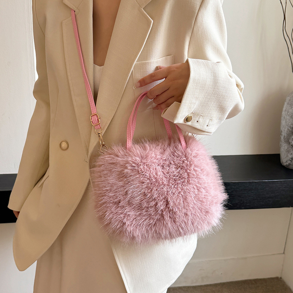 New Fashion Versatile Autumn Winter Small Square Bag Single Shoulder Crossbody Bag For Women Korean Designer Bag Fashion High-end Plush Luxury Bag Und