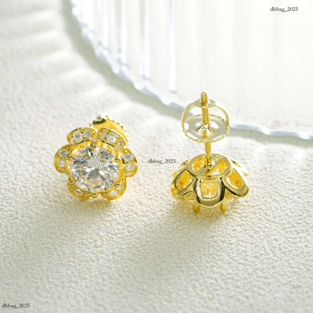 INS New Iced Out VVS Inlaid Moissanite Flower Simple Stud Earrings Jewelry