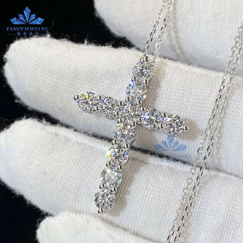 Most Popular Classic 14K Solid White Gold 4mm Round D VS1 LAB Grown Dia Cross Pendant with Chain for Christmas