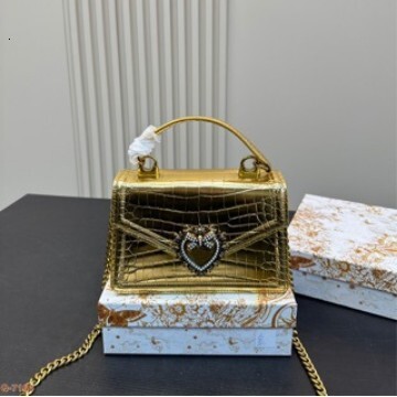 2025 Free Shipping New Women's Designer European and American Style Fashion Pearl Chain Single Shoulder Small Square Bag Crocodile Pattern Women&