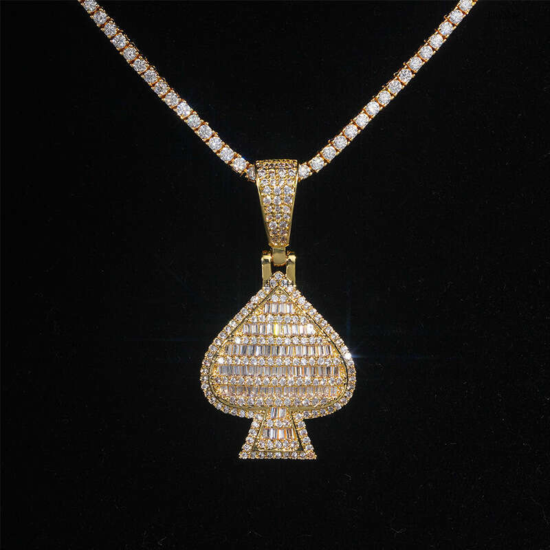 Personalized Heart-Shaped Sier Inlaid Moissanite Pendant Necklace Jewelry Can Be Worn with 5m Tennis Chain