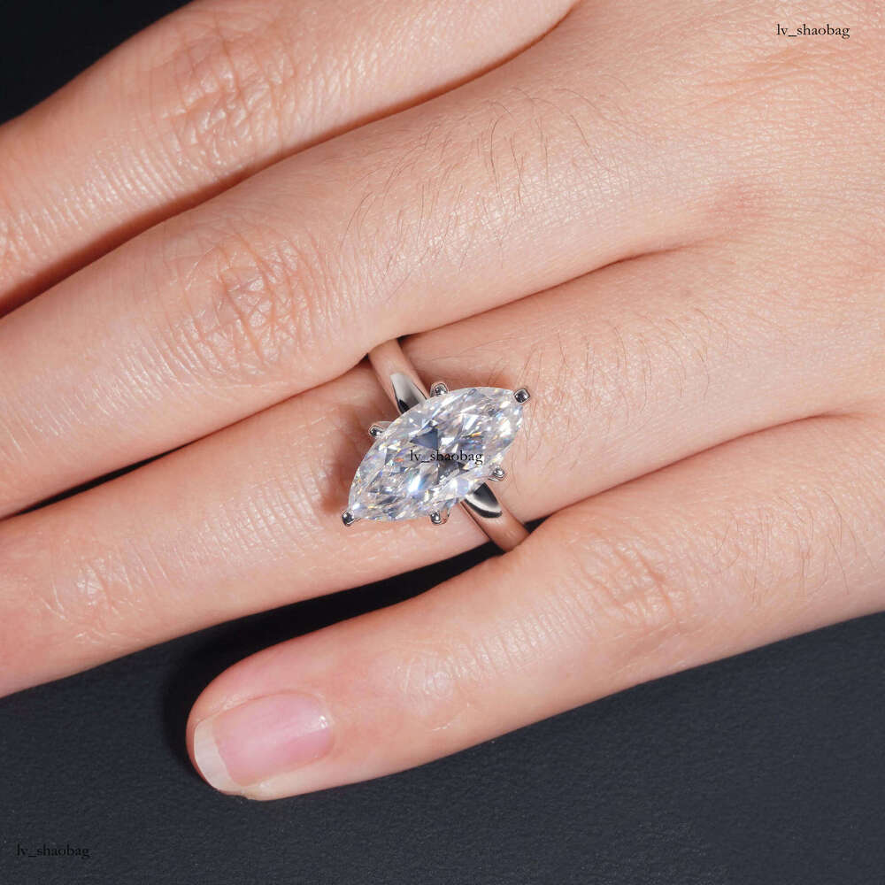 Hip Hop Six-Claw Water Drop Shape 8*16D Color Moissanite Silver Women's Ring Jewelry