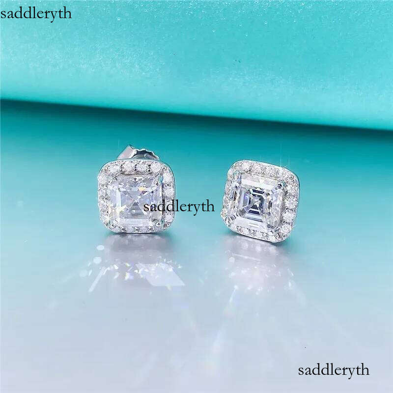 2024 Pagoda shaped male and female Korean ins VVSs sier inlaid Mozambique earrings accessories d1