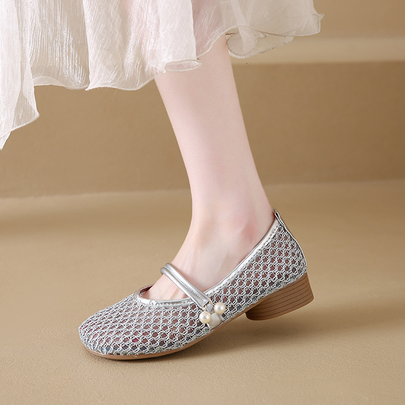 French retro Mary Jane women's shoes 2025 designer's new hollowed out flat belt single shoe