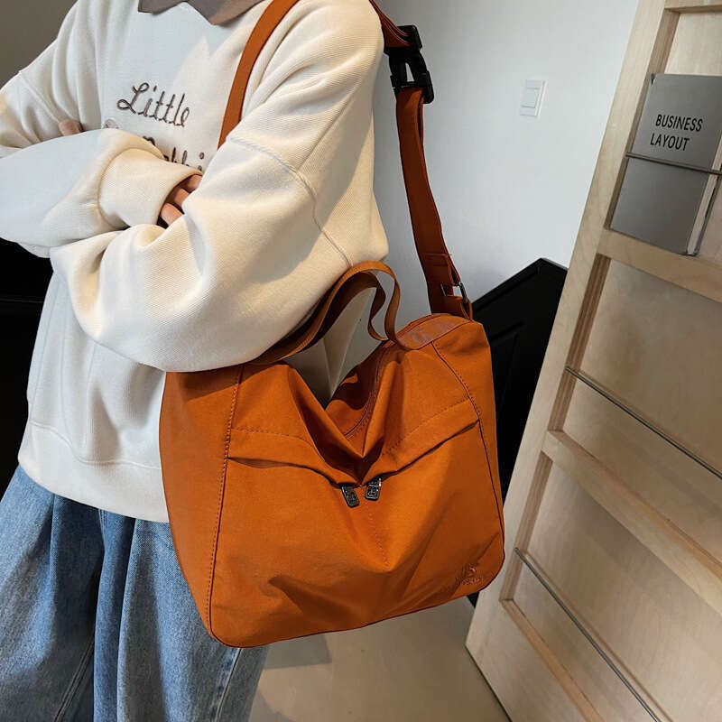 Hot Selling Large Capacity Handheld Tote Commuting Crossbody For Women Casual Simple Lightweight Student Class Shoulder Bag Designer Bags