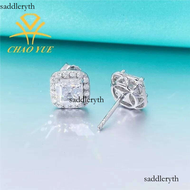 2024 Pagoda shaped male and female Korean ins VVSs sier inlaid Mozambique earrings accessories d1