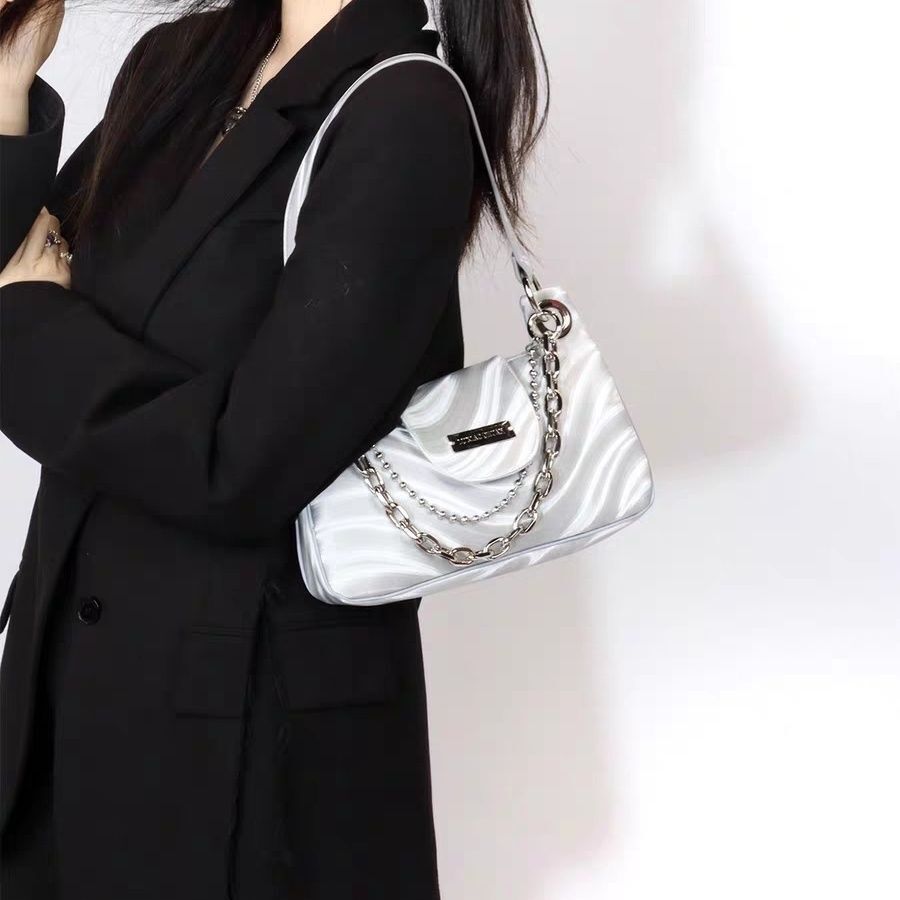 Mercerized Silver High-End Feel Underarm Crossbody Chain Trendy Sweet Cool Bag for Women ddmymoon
