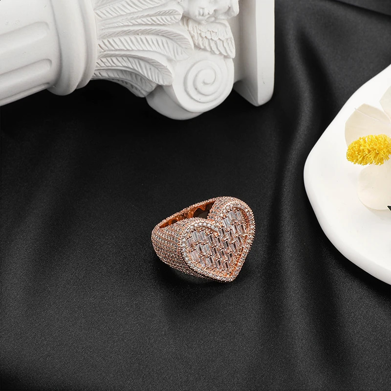 Hip Hop Iced Out Bling Charm Heart Baguette Ring Mens Gold Silver Color Cubic Zirconia Ring For Men Women Jewelry Gift 250807