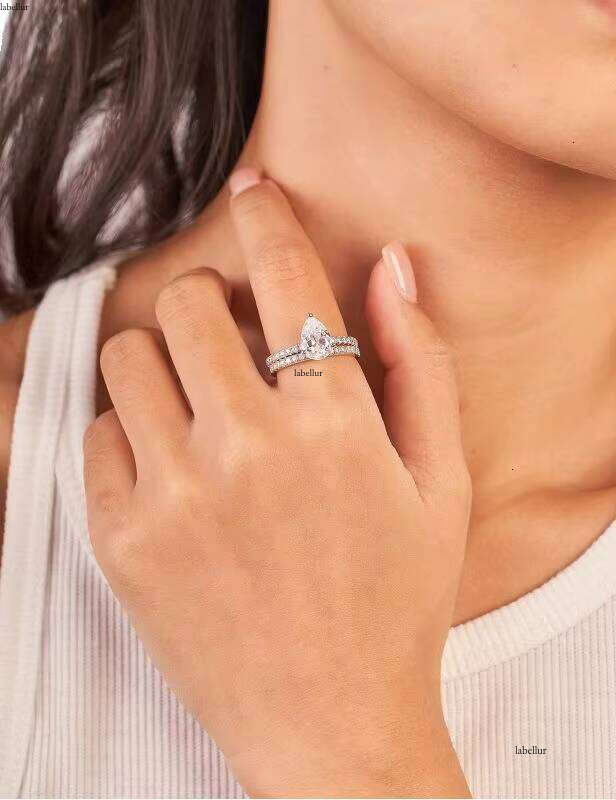 Ladies Single Dia Ring Trendy Water Drop Zircon for Wedding Engagement Fashion Rings