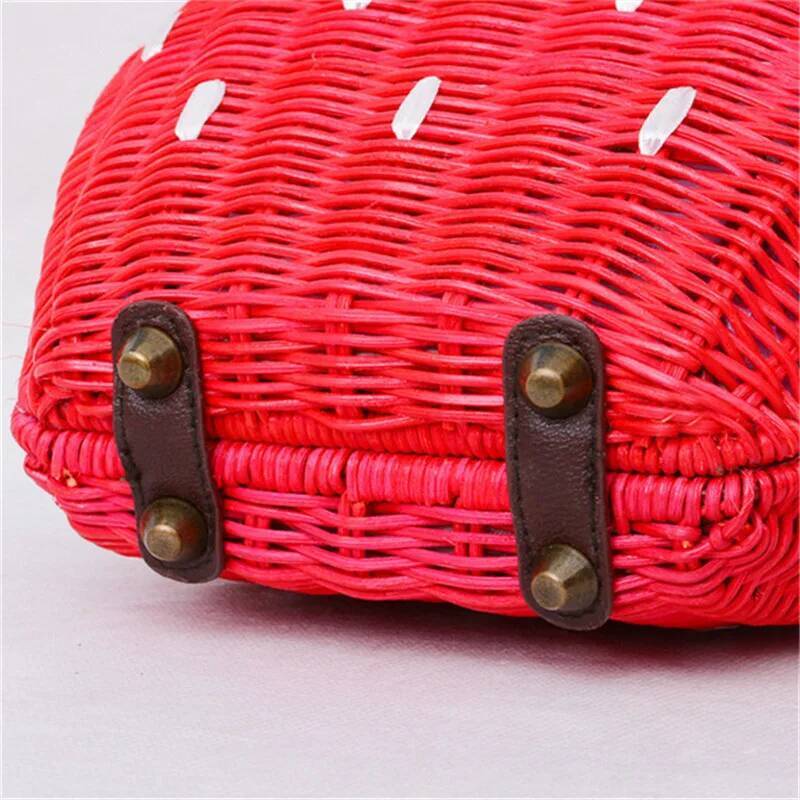new Straw rattan pastoral woven fashion handbags fruit strawberry cartoon Messenger bag