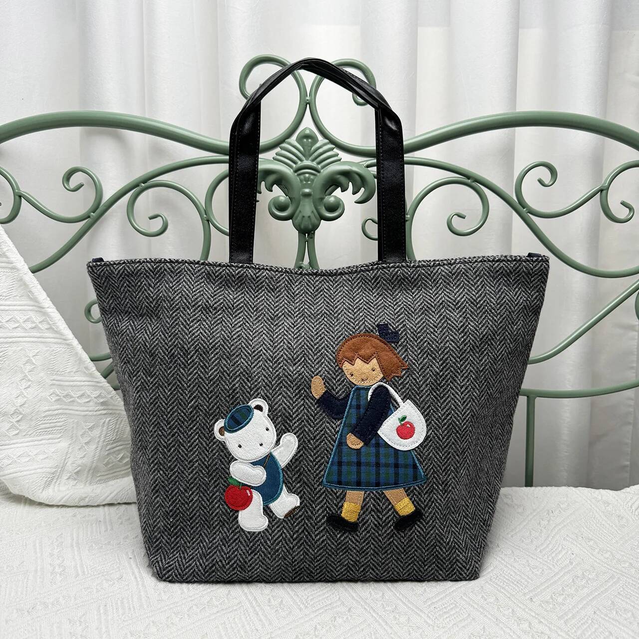 Ladies Cartoon Bear Large Capacity Casual Handbag Embroidery Tote Bag 566253