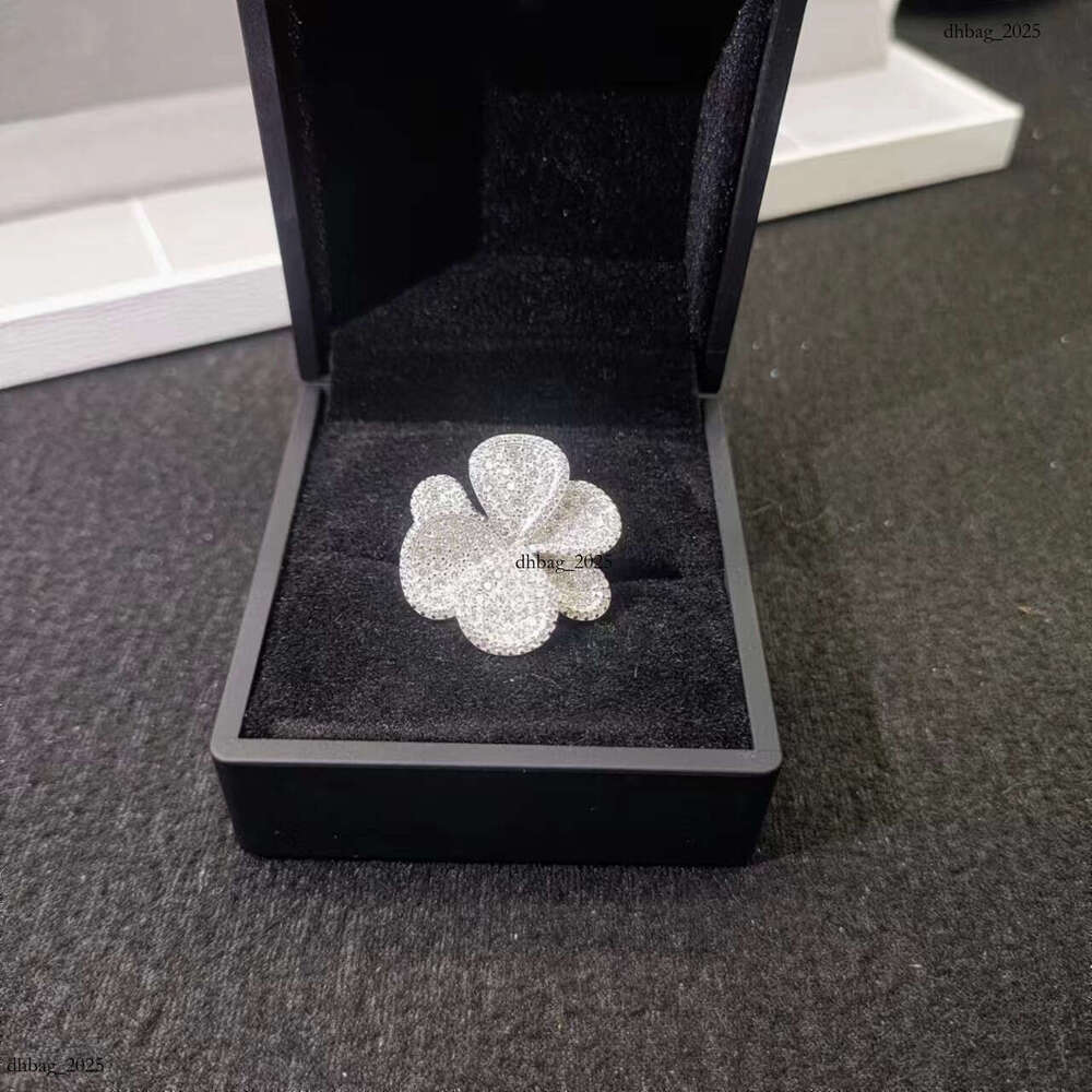 2024 Autumn Style Personalized Silver Full Inlaid VVS Moissanite Flower Hip-Hop Men's Ring Jewelry Wholesale