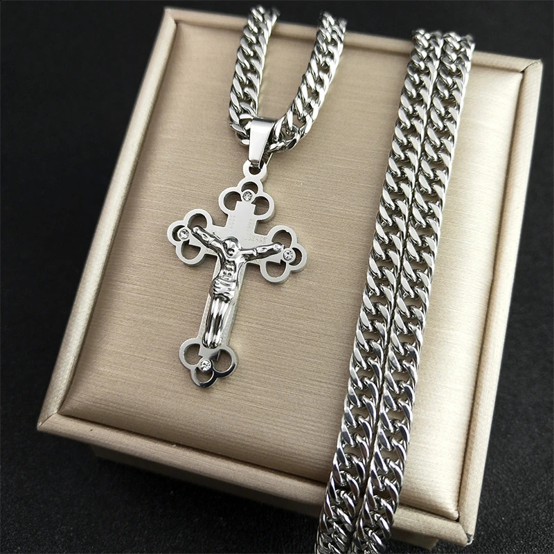 Hip Hop Cross Jesus Crucifixion Necklace for Men Women Gold Color Stainless Steel Cuban Link Chain Punk Rock Male Jewelry N8242S 250805