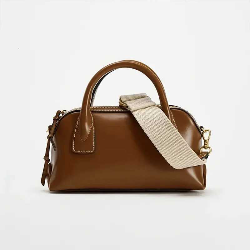 Brand Wide Shoulder Strap Design Handbag Fashion Luxury Mini Purse High-end Leather Niche Bowling Boston Shoulder Crossbody Bag Z250809
