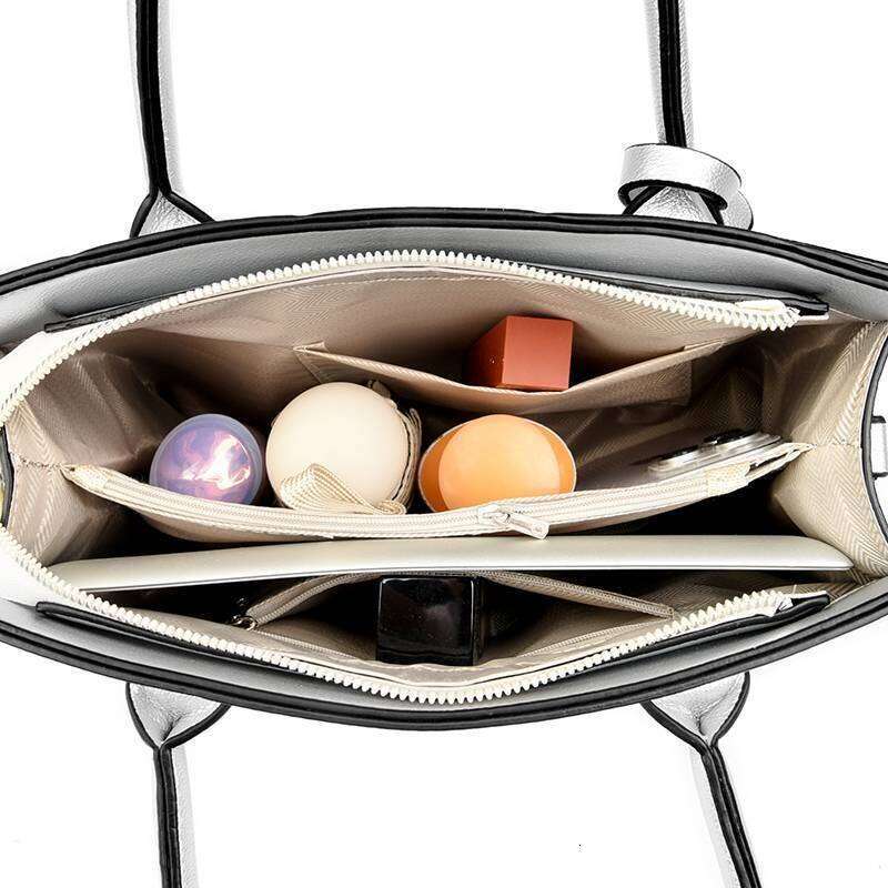 New niche design of women's platinum bag, high-end lightweight handheld messenger bag