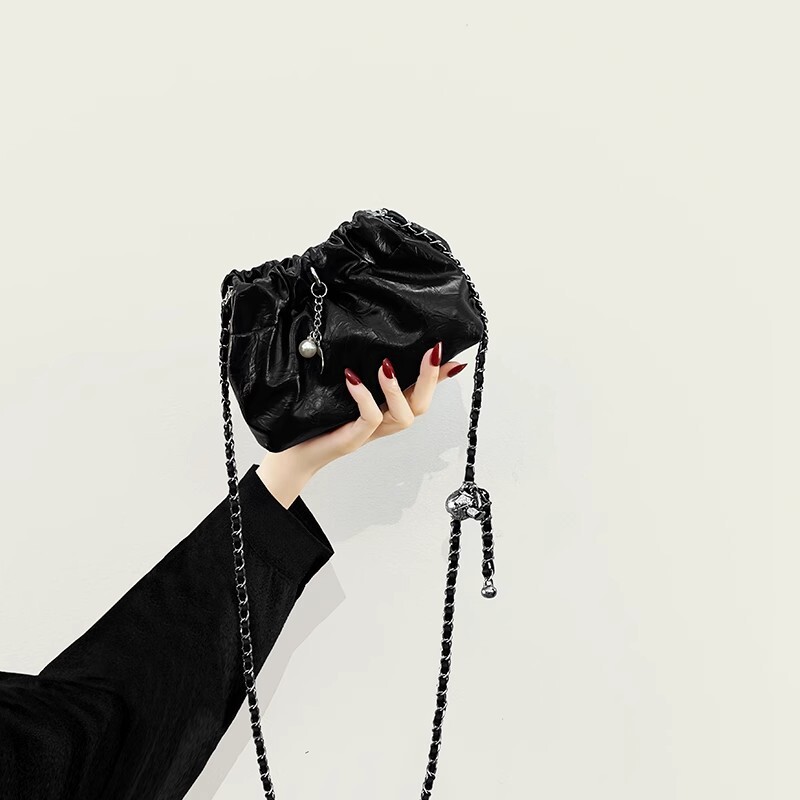 Free Shipping Designer Bag Niche Design Bag Luxury Bag For Women 2025 New Fashion High-end Chain Shoulder Crossbody Bag Wrinkled Cloud Bag