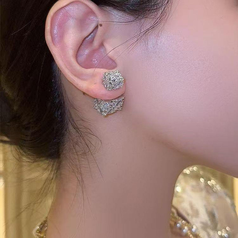 Sier Needle Super Sparkling Zircon Square Two-Way Wear Fashionable Elegant Temperament Earrings Light High-End Feel Ear Jewelry