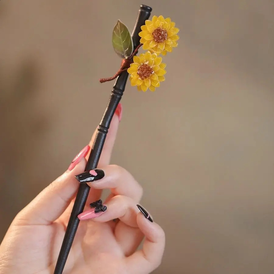 Sunflower Bamboo Hair Stick Elegant Traditional Chinese Ornament Hairstyle Accessory Cultural Cheongsam Functional Hairpin Gift 250807