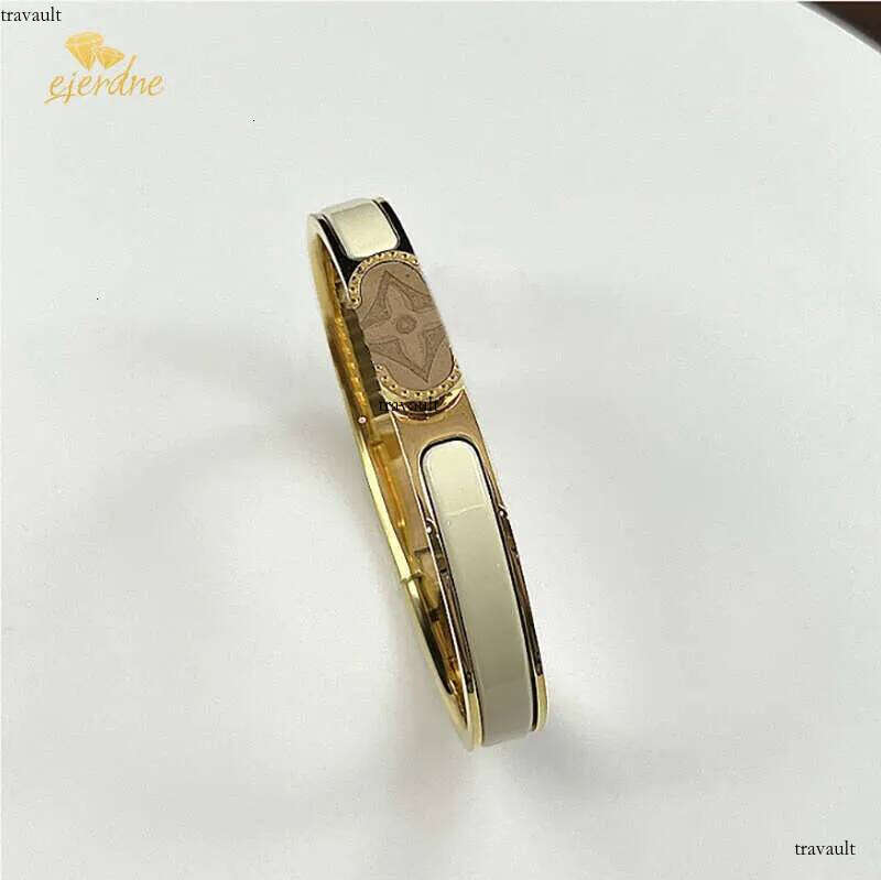 Custom Glod Clover Bangle Gradient Colors Titanium Steel Bracelet non fading high quality classics designer jewelry sier bracelets for Unisex Lovers g