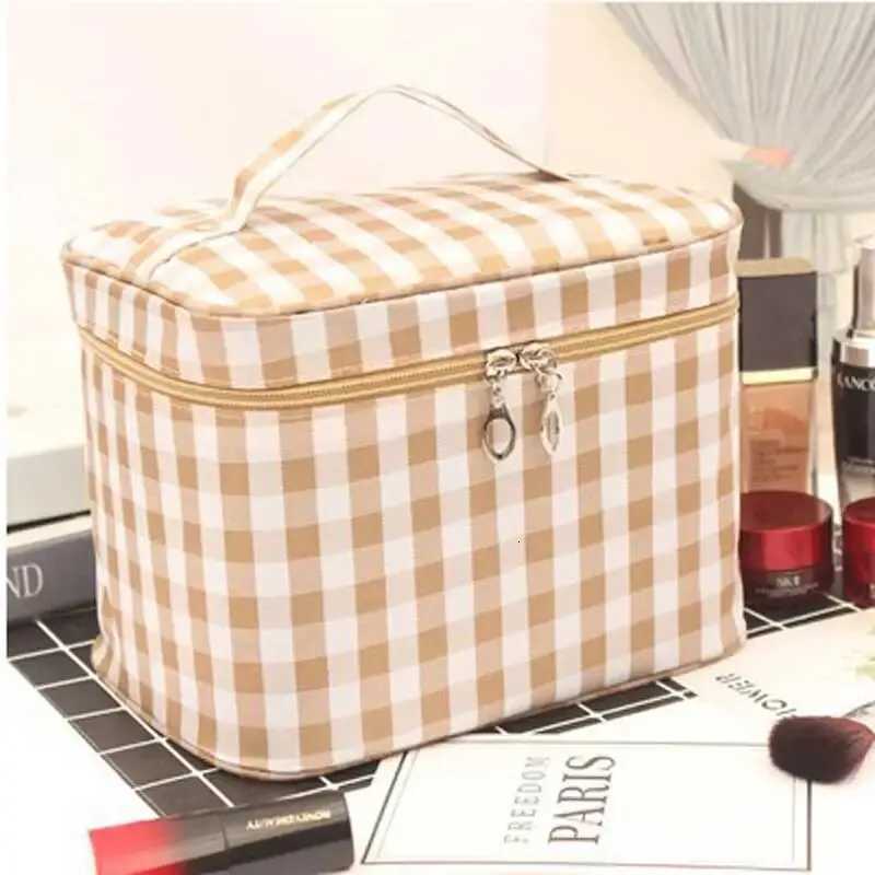 Handheld Makeup Storage Bag Waterproof Portable Multifunctional Travel Cosmetic Cleaning Organiser Jewellery Display Case Y2508091
