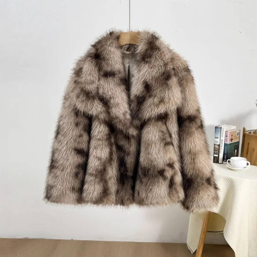 Faux Fur Coats Women Full Sleeve Short Coat Turn Down Collar Thick Warm Y2k Jackets Elegant Open Autumn Winter Jacket