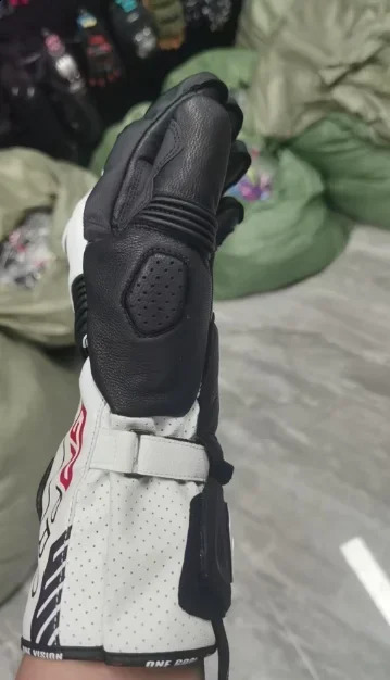 2025 GP PRO R4 Racing Motorcycle Gloves Leather Men Motorcross Gloves Anti Drop Wear-Resistant Moto Glove Cowhide Guantes Moto 250806